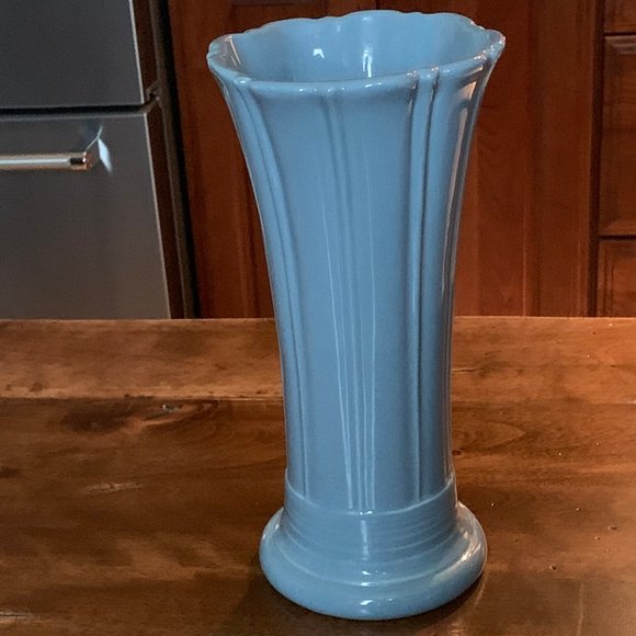 Fiesta Vintage Retired Color Periwinkle Blue Medium 9 5/8” Fluted Flower Vase - Picture 7 of 10